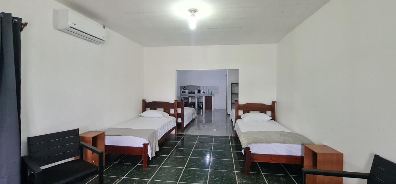 Sleep&Go! Cabina Con 5 Camas Individuales - Siquirres Centro Siqurres Da Alegria Exterior foto